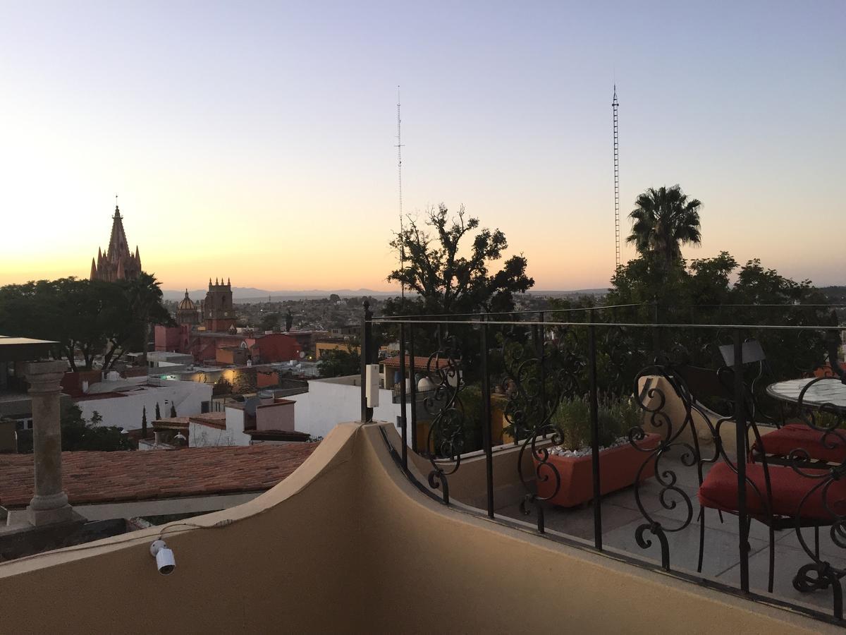Casa Del Tio Hotel Boutique San Miguel de Allende Dış mekan fotoğraf View of the city from the Hotel Las Garzas
